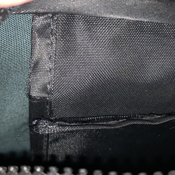 Chemise Lacoste Toiletry Bag - Picture 7 of 8